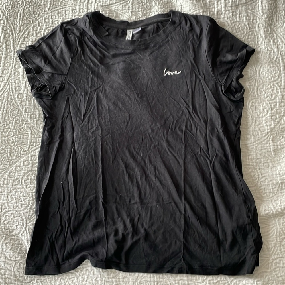Black ’love’ t-shirt